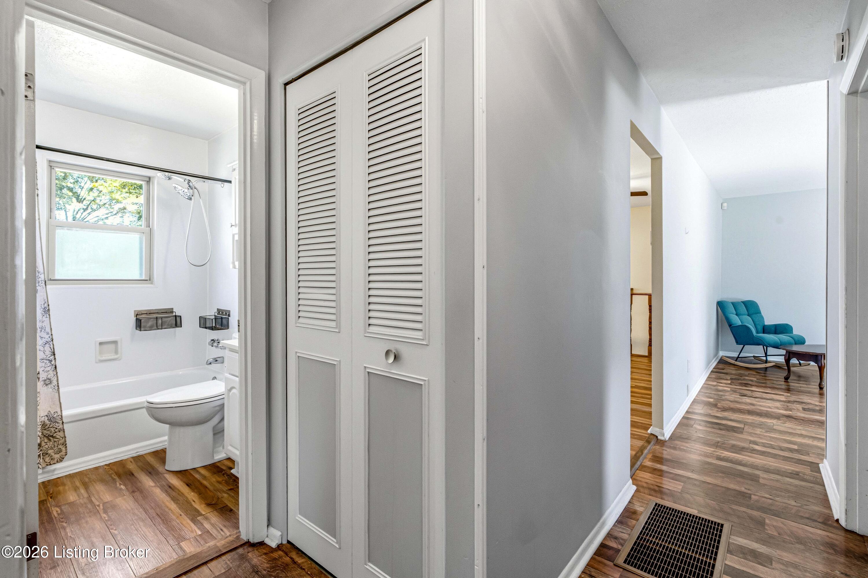6703 Barbrook Road Louisville, KY 40258 - Photo 10 of 41 DSC01000