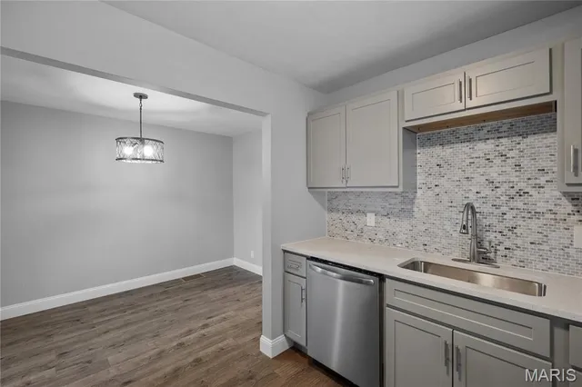 $349,900 | 5203 Schollmeyer Avenue, St. Louis, MO 63109