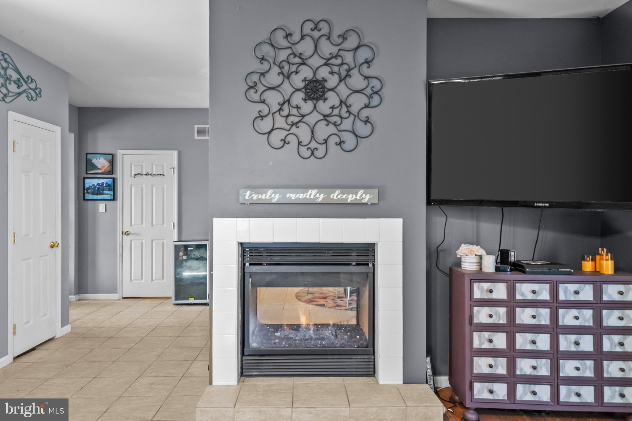 103 Hard Hill Road Kutztown, PA 19530 - Photo 15 of 40 Two sided gas fireplace