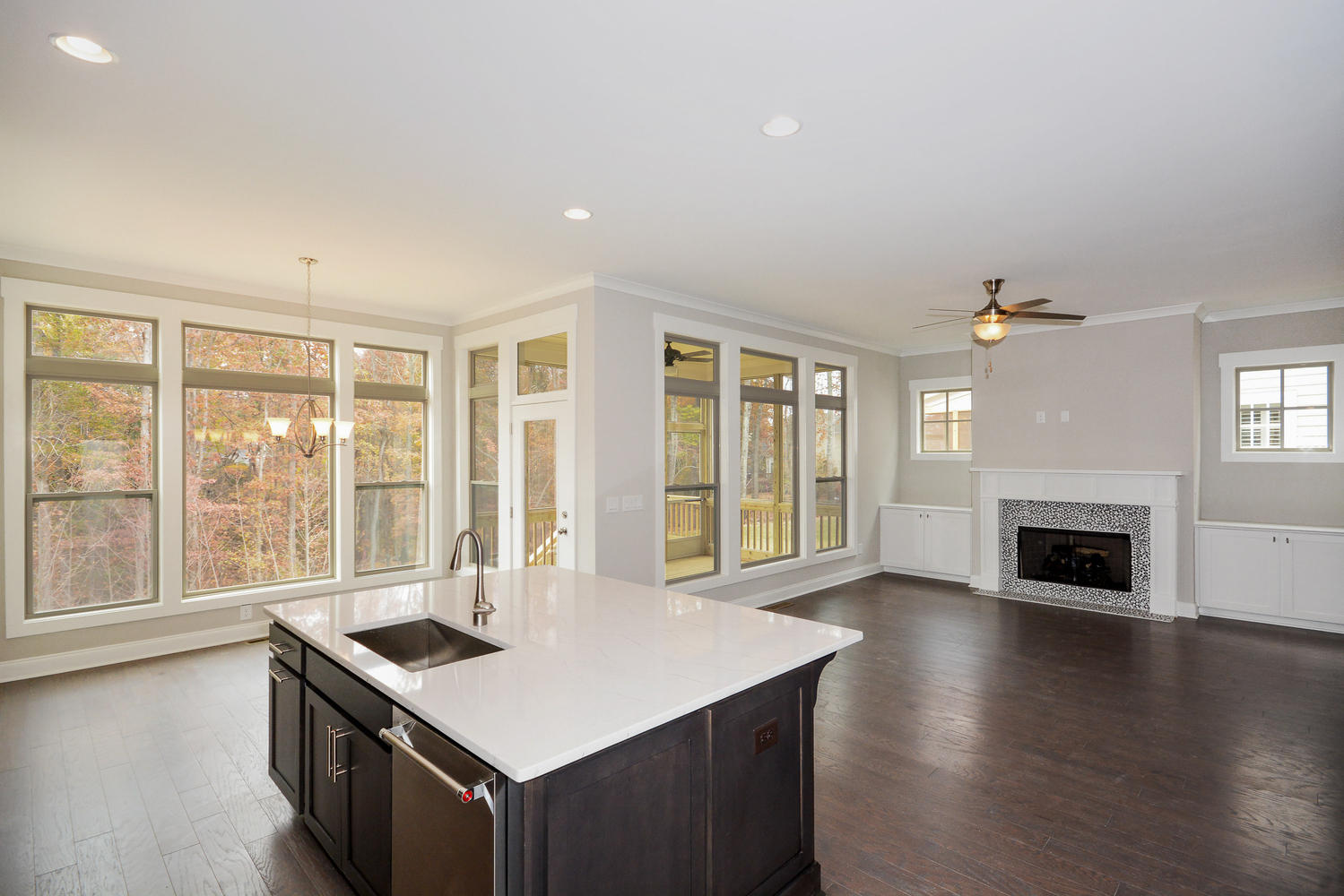 1092 Lyle Way Mount Pleasant, SC 29466 - Photo 8 of 22 Kitchen and Family Room