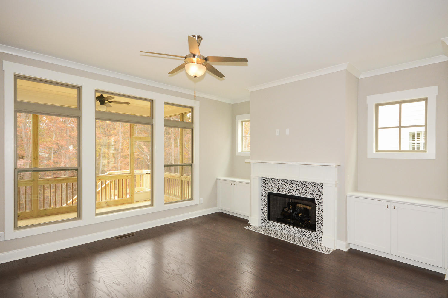 1092 Lyle Way Mount Pleasant, SC 29466 - Photo 10 of 22 Family Room