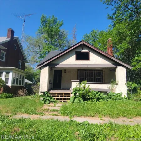 $45,000 | 1321 Kearsley Park Boulevard, Flint, MI 48506