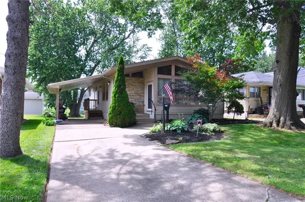 $219,900 | 172 27th Street Northwest, Barberton, OH 44203