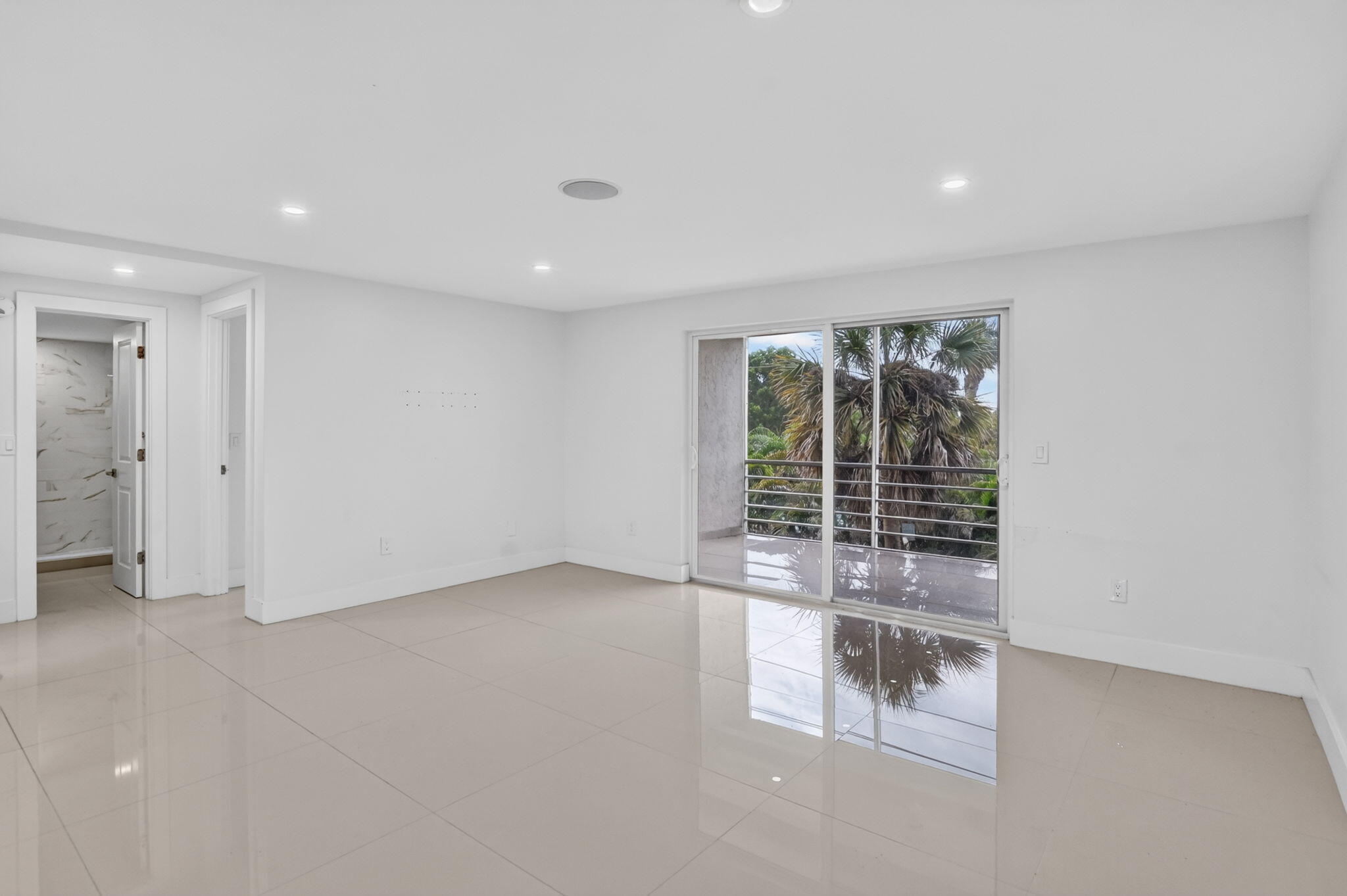10110 Boca Entrada Boulevard, Unit 305 Boca Raton, FL 33428 - Photo 14 of 33 14-web-or-mls-DSC_2289
