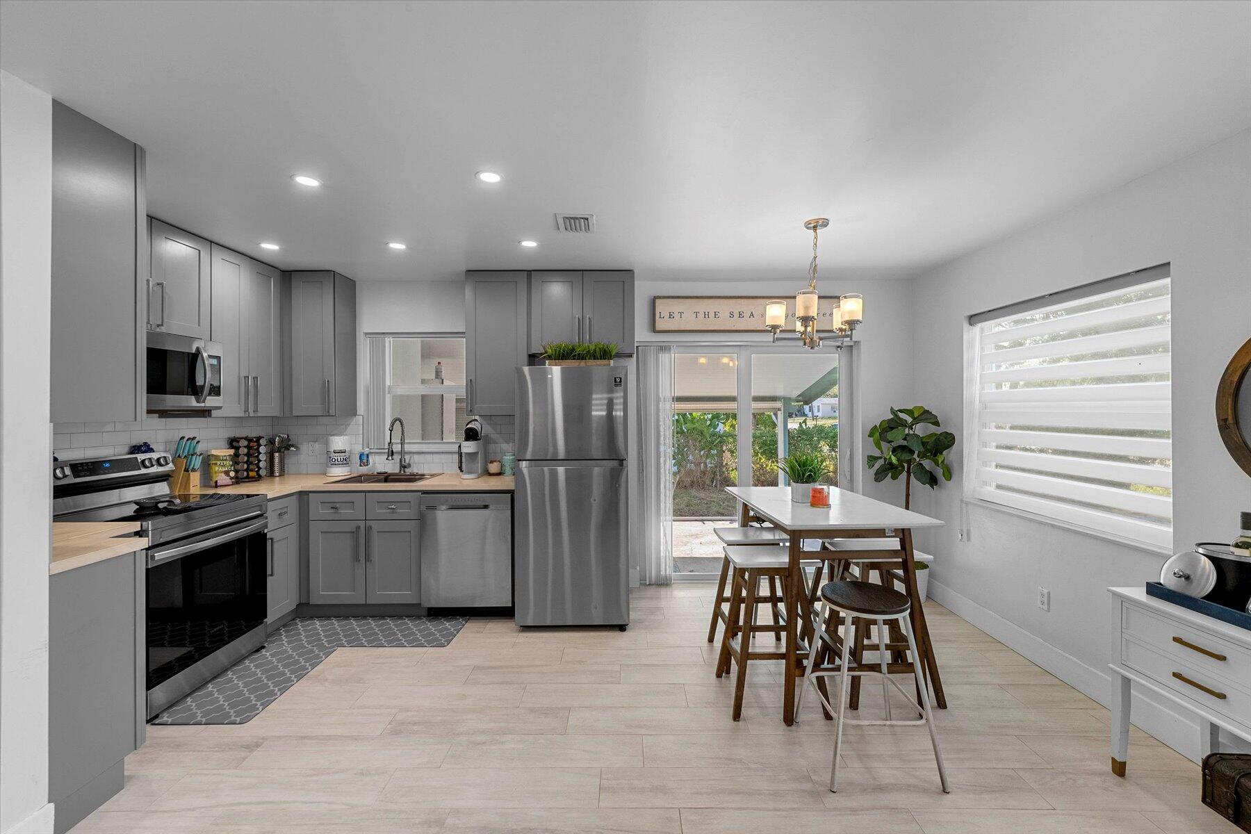 210 6th Street Jupiter, FL 33458 - Photo 15 of 36 15-DSC09521