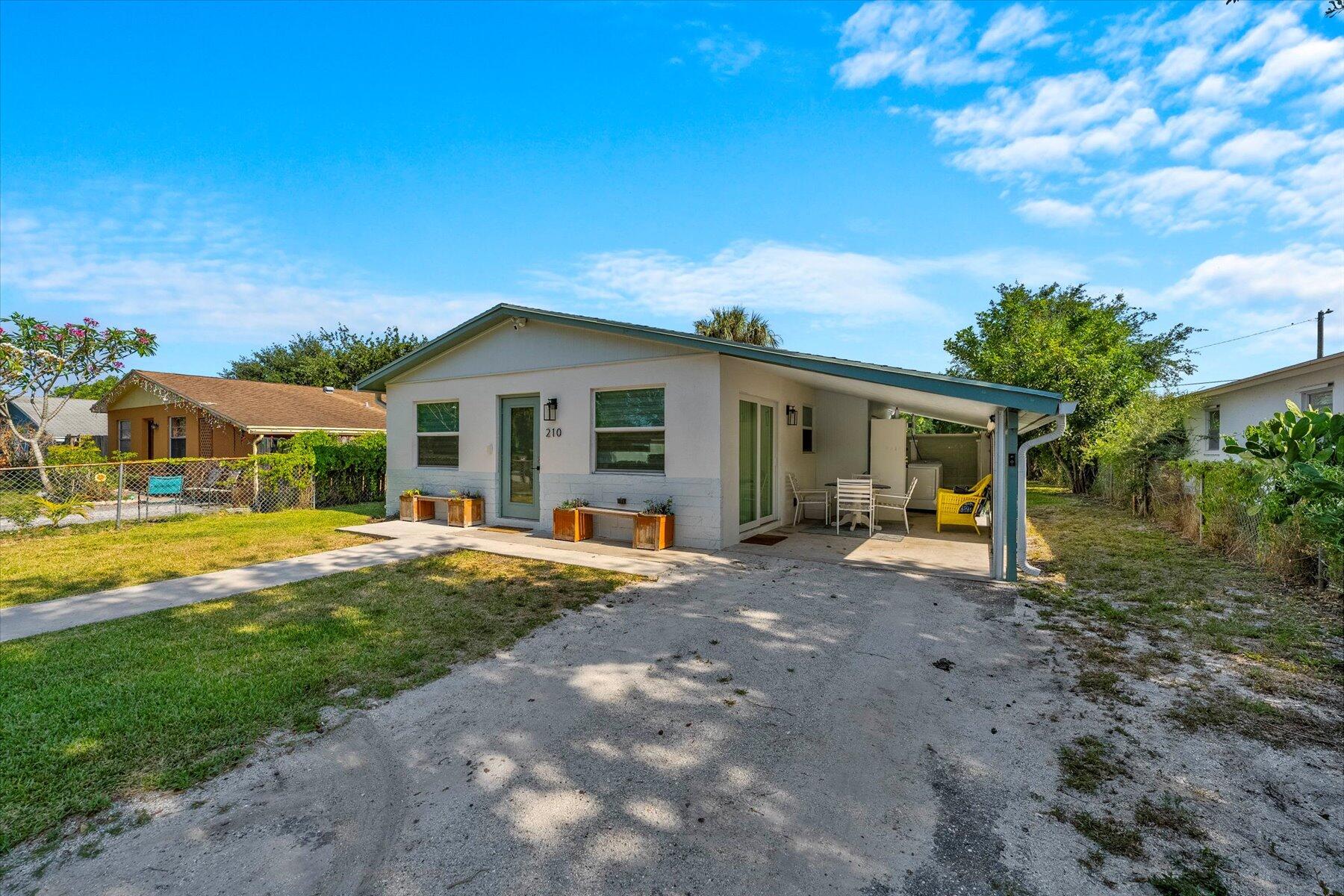 210 6th Street Jupiter, FL 33458 - Photo 3 of 36 02-DSC09429