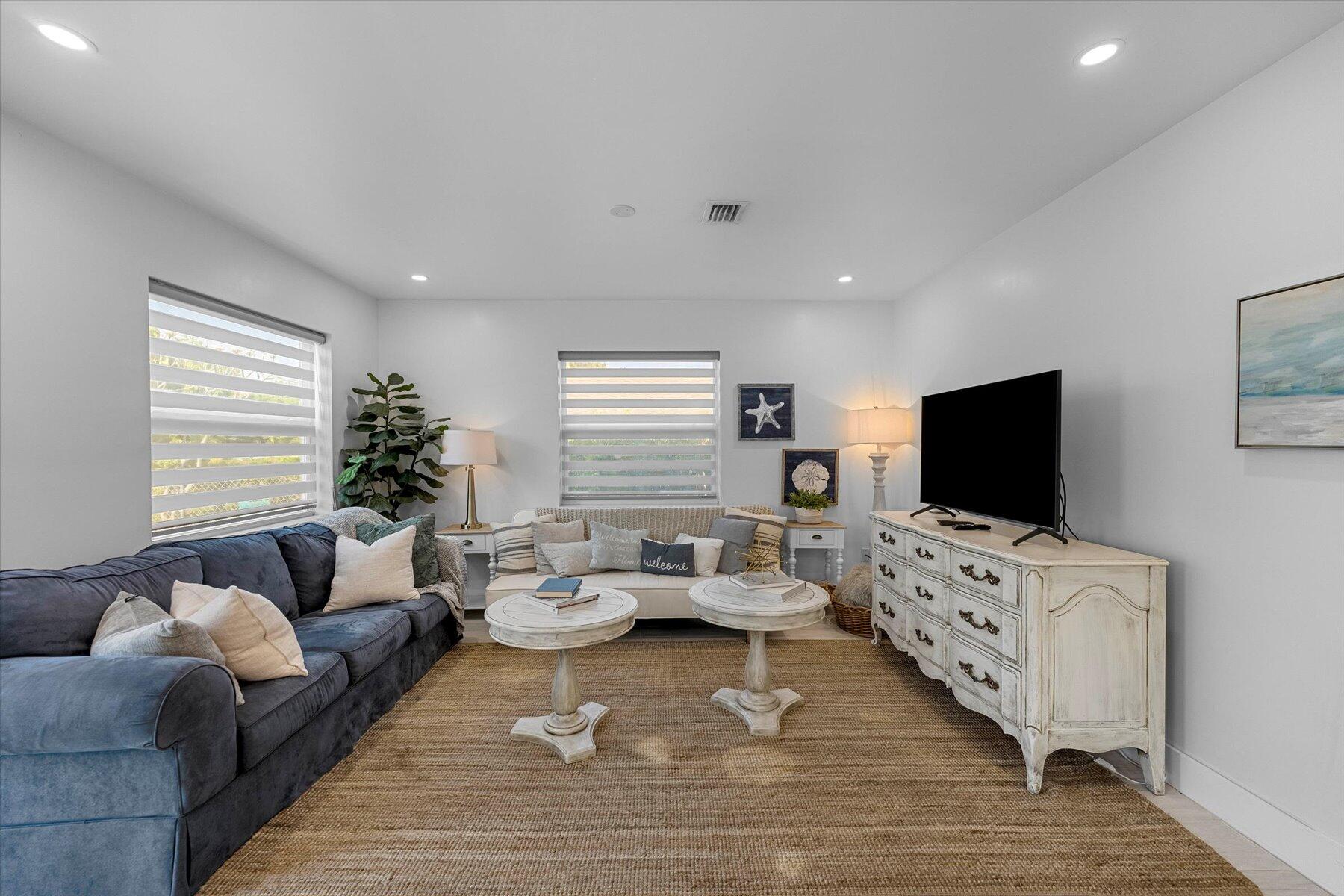 210 6th Street Jupiter, FL 33458 - Photo 6 of 36 06-DSC09506