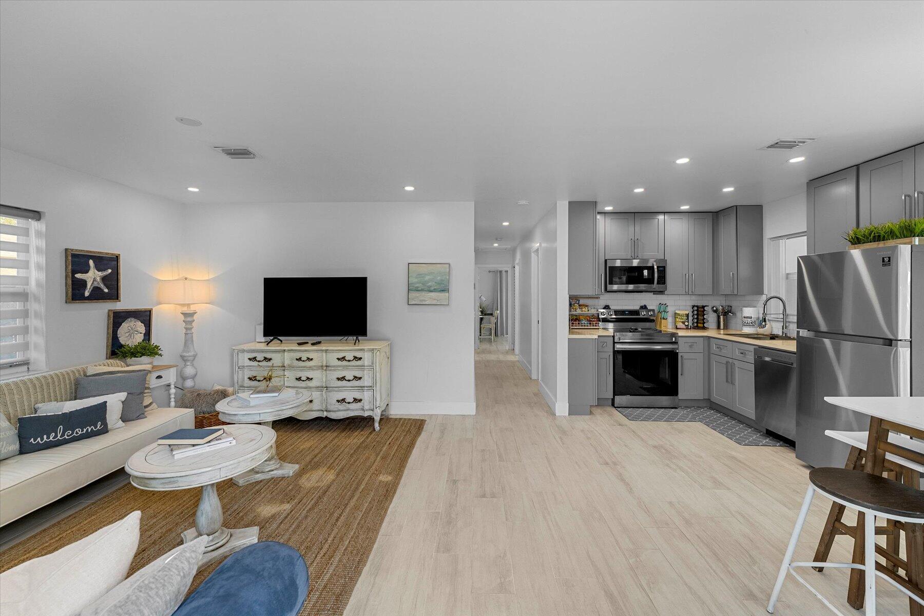 210 6th Street Jupiter, FL 33458 - Photo 7 of 36 07-DSC09530