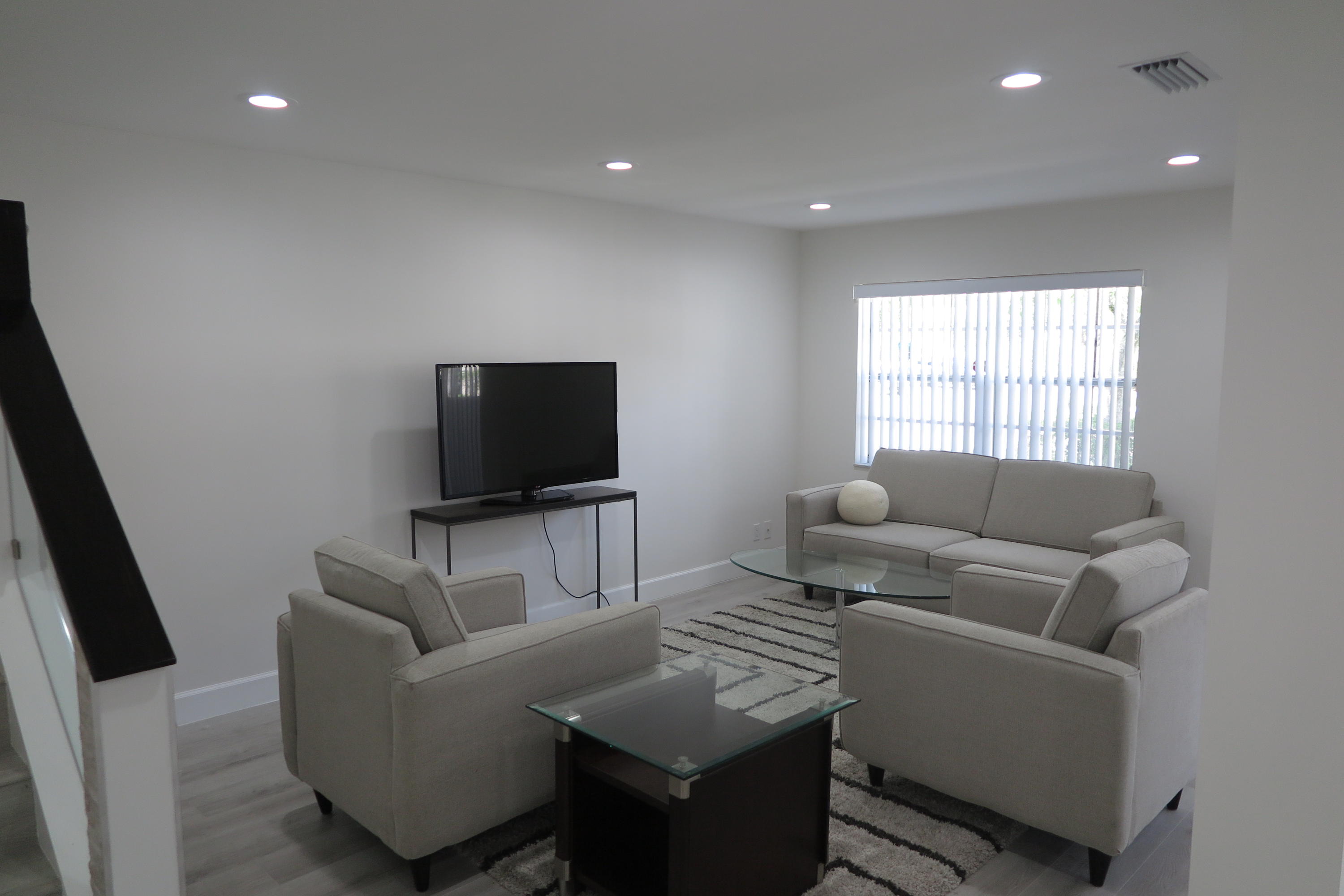 6721 Via Regina Boca Raton, FL 33433 - Photo 6 of 20 living room
