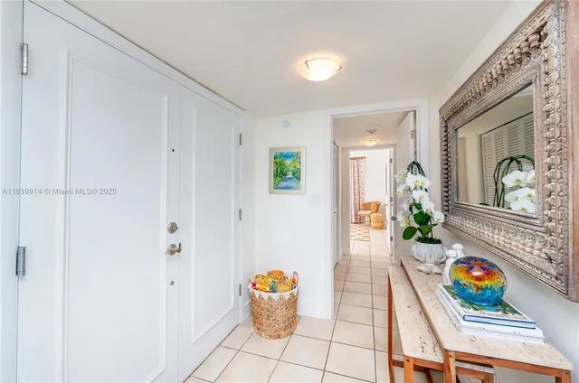 $2,300,000 | 609 Ocean Drive, Unit 8G, Key Biscayne, FL 33149