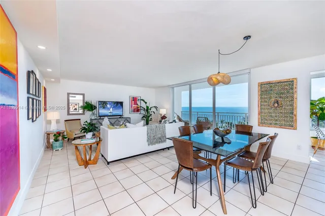 $2,300,000 | 609 Ocean Drive, Unit 8G, Key Biscayne, FL 33149
