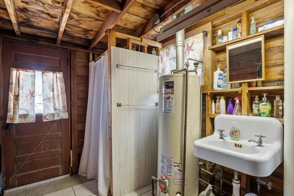 $649,900 | 22-24 Perkins Avenue, Hampton, NH 03842