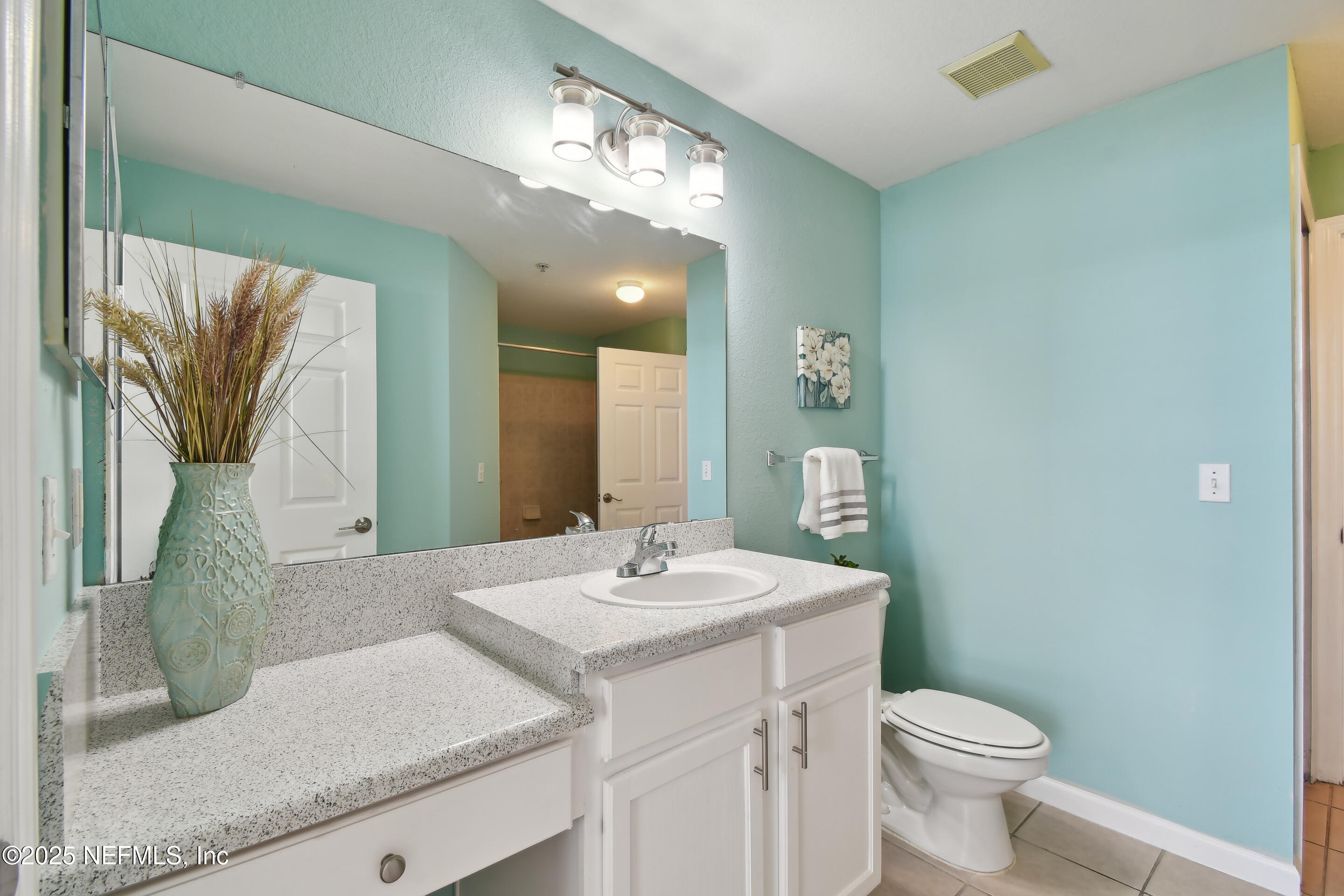 8550 Touchton Road, Unit 1118 Jacksonville, FL 32216 - Photo 23 of 39 Guest Bath