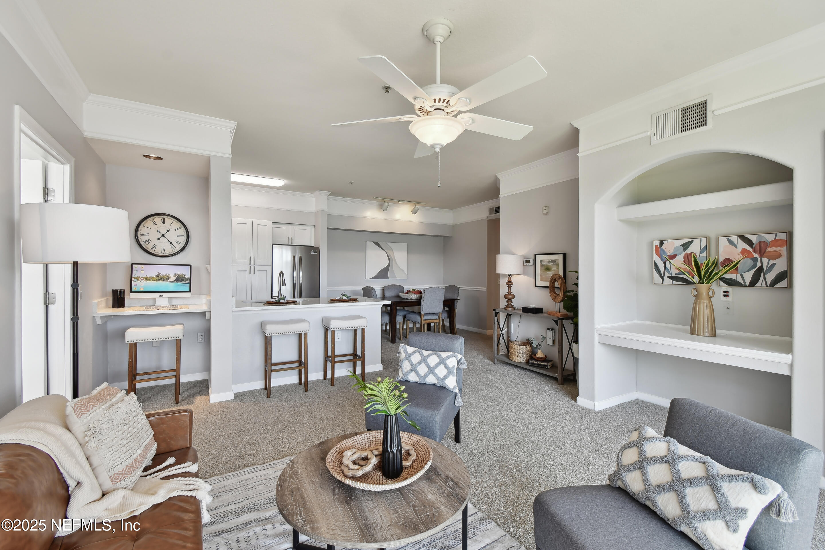 8550 Touchton Road, Unit 1118 Jacksonville, FL 32216 - Photo 5 of 39 Living Room