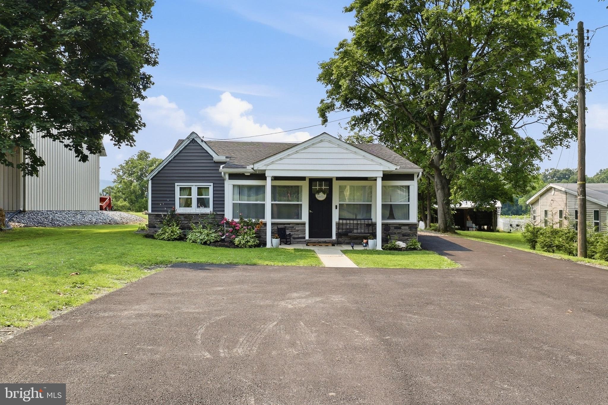6179 York Road Spring Grove, PA 17362 - Photo 2 of 34