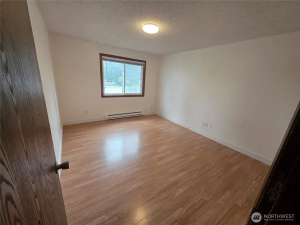 $2,000 | 3110 South 216th Street, Unit D1, SeaTac, WA 98198
