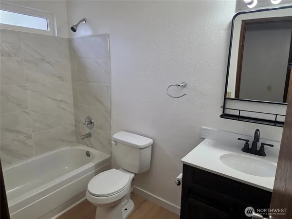 $2,000 | 3110 South 216th Street, Unit D1, SeaTac, WA 98198