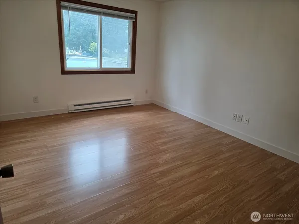 $2,000 | 3110 South 216th Street, Unit D1, SeaTac, WA 98198