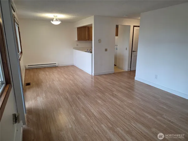 $2,000 | 3110 South 216th Street, Unit D1, SeaTac, WA 98198