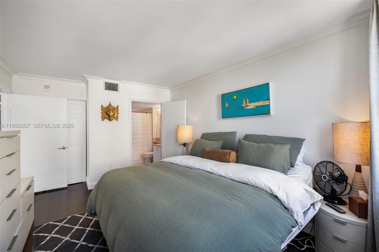 90 Alton Road, Unit 811 Miami Beach, FL 33139 - Photo 12 of 38