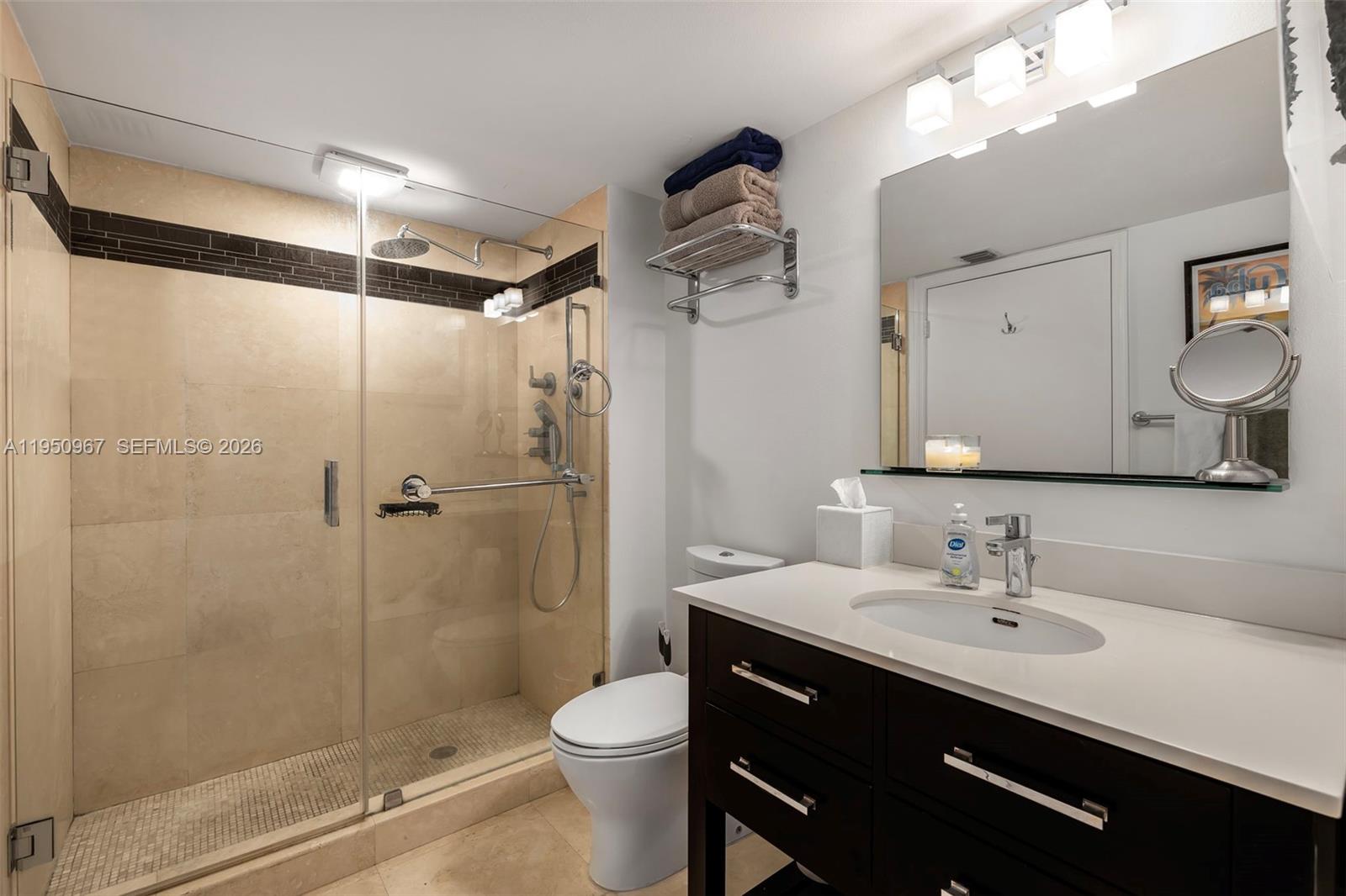 90 Alton Road, Unit 811 Miami Beach, FL 33139 - Photo 18 of 38