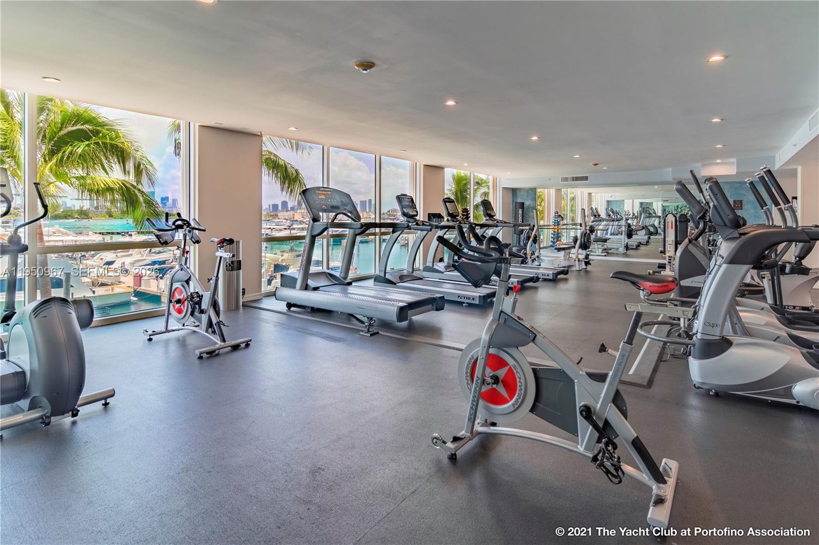 90 Alton Road, Unit 811 Miami Beach, FL 33139 - Photo 32 of 38