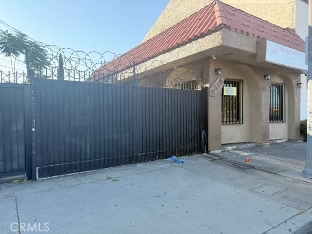 an entrance view of a house
