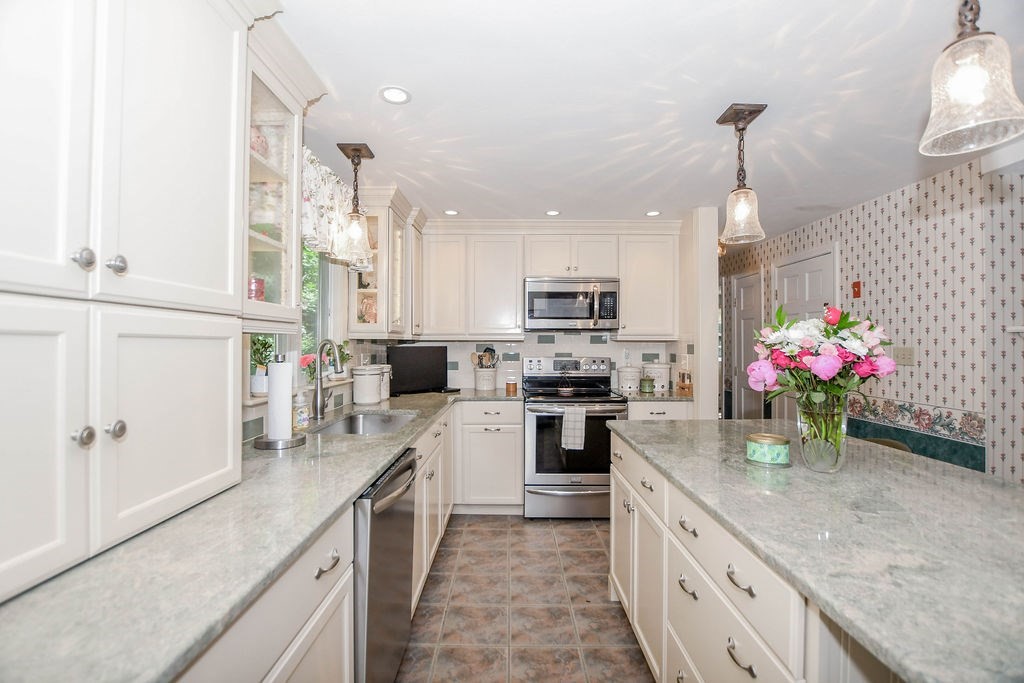4 Acorn Lane Mattapoisett, MA 02739 - Photo 8 of 22 Gallery Image 8