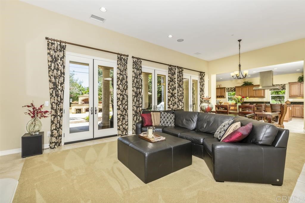 1002 Scarlet Way Encinitas, CA 92024 - Photo 4 of 25