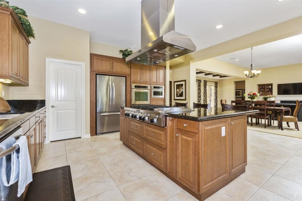 1002 Scarlet Way Encinitas, CA 92024 - Photo 10 of 25