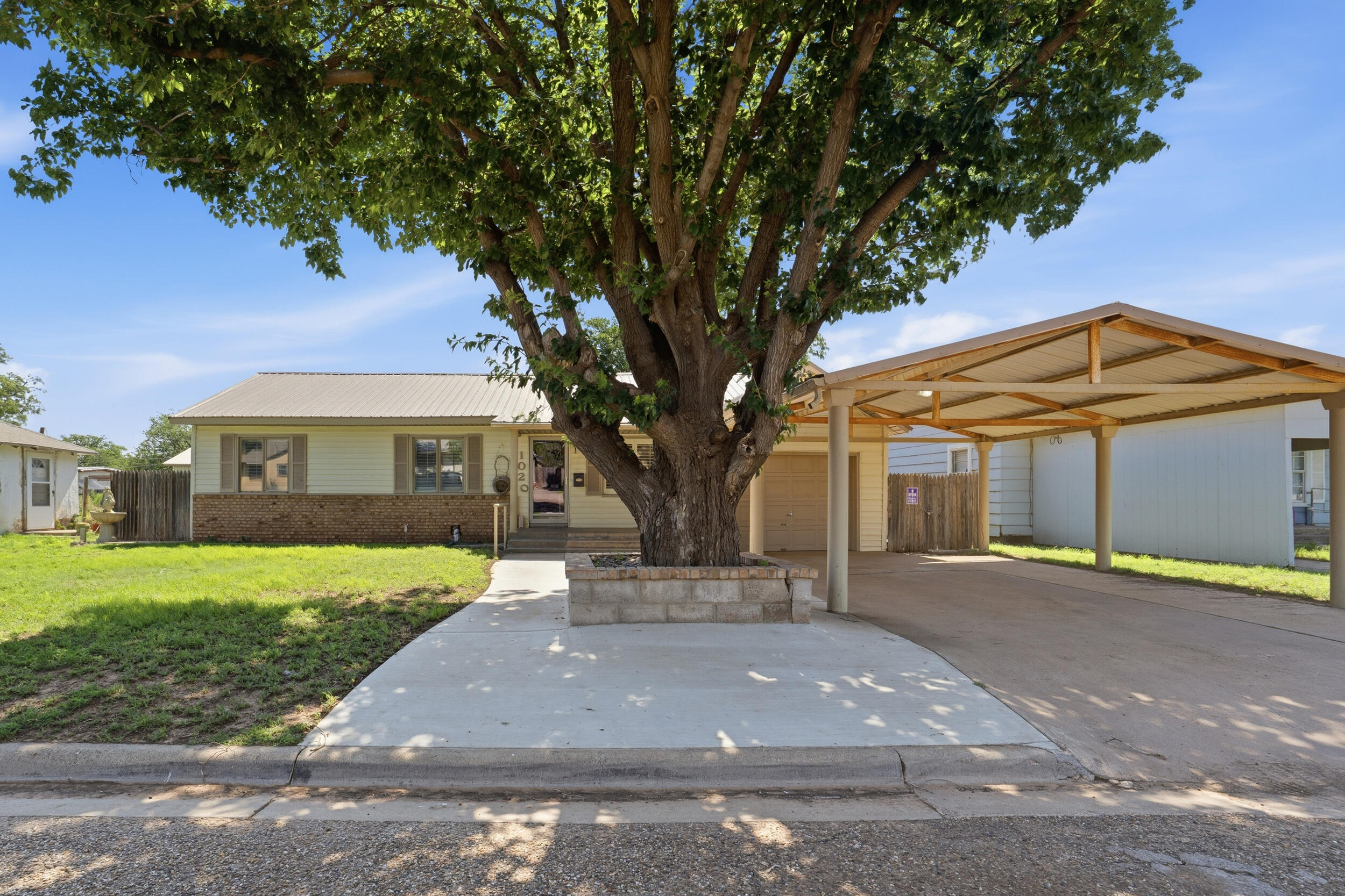 1020 South 14th Street Slaton, TX 79364 - Photo 1 of 20 2_dsc05721
