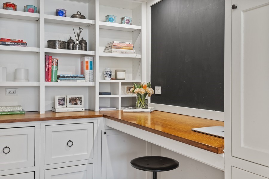 346 Sheridan Road Winnetka, IL 60093 - Photo 21 of 59 a cabinet with wide window and cabinets