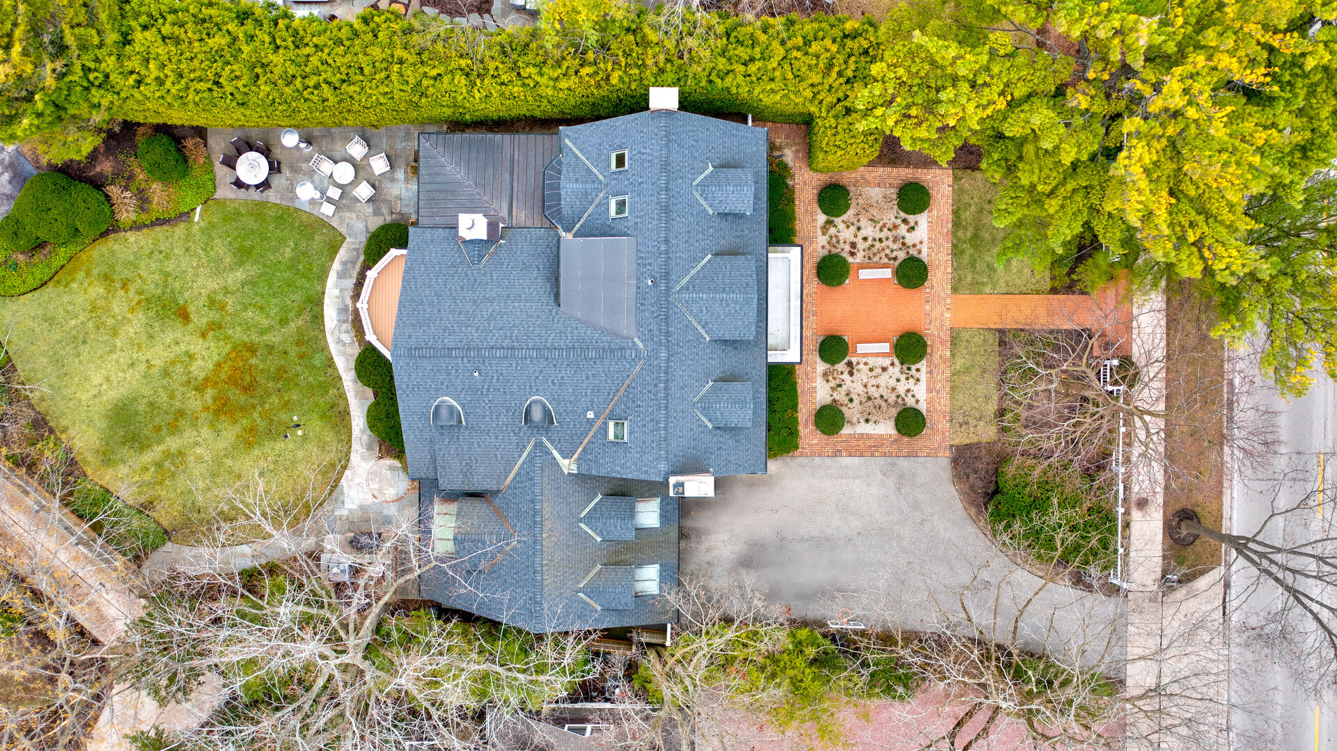 346 Sheridan Road Winnetka, IL 60093 - Photo 55 of 59 an aerial view of a house with a yard and trees