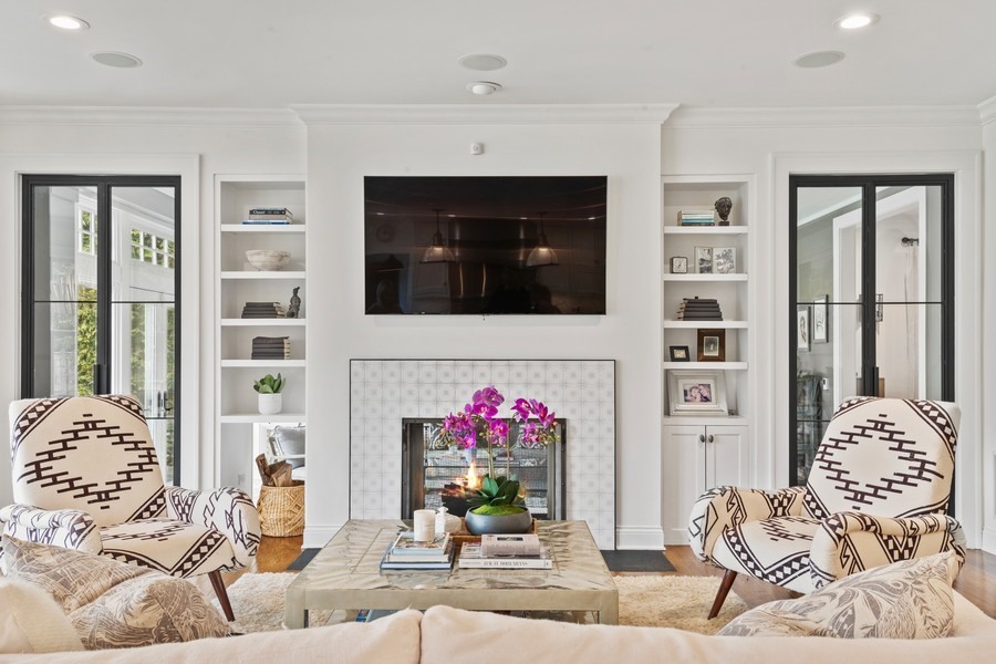 346 Sheridan Road Winnetka, IL 60093 - Photo 10 of 59 a living room with furniture and flowers