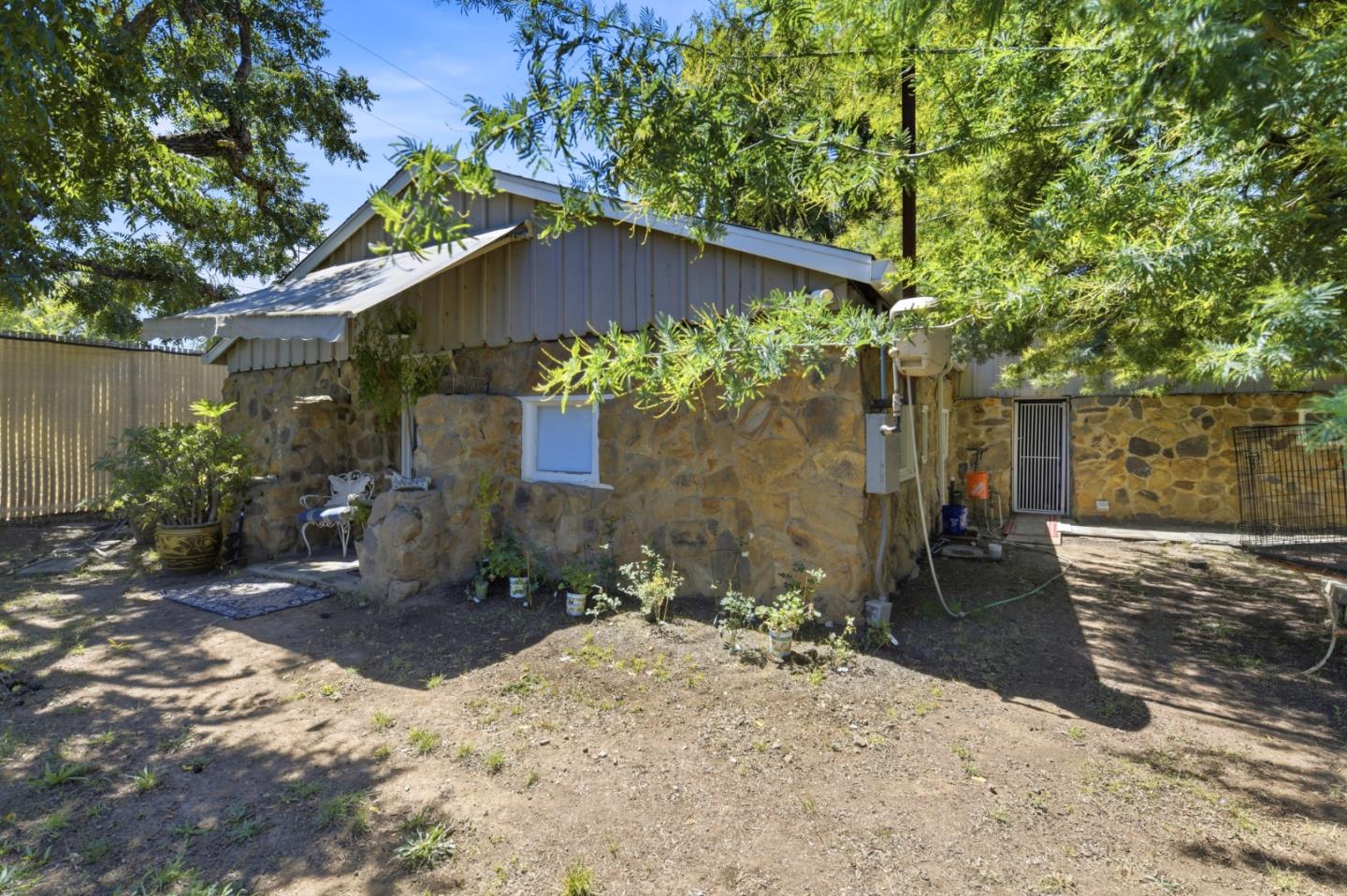 10095 Monterey Road Gilroy, CA 95020 - Photo 11 of 28 Gallery Image 11
