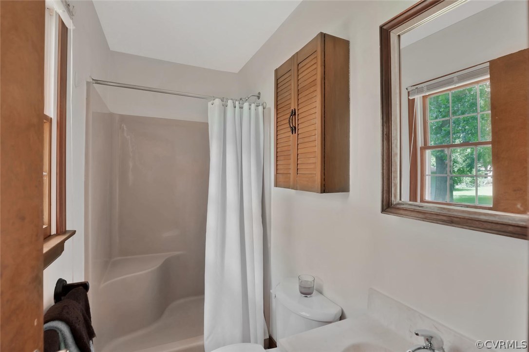 4302 Gaines Road Richmond, VA 23222 - Photo 13 of 21 Master Bath