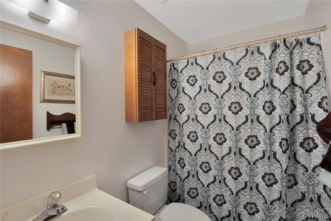 4302 Gaines Road Richmond, VA 23222 - Photo 16 of 21 Hall Bath