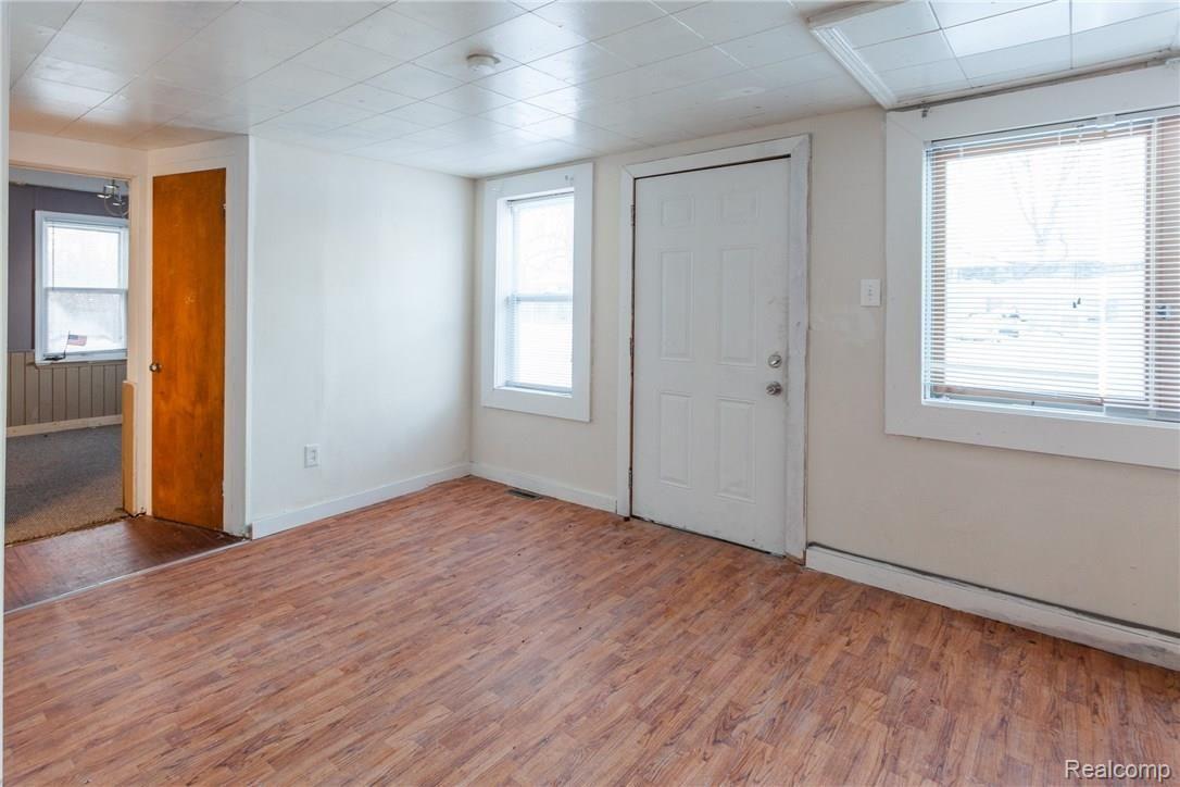 28501 Beechnut Street Inkster, MI 48141 - Photo 5 of 29 IMG_2948.jpg