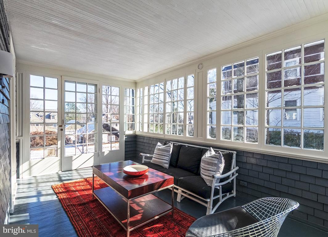 329 Hawthorn Road Baltimore, MD 21210 - Photo 20 of 53 Sunporch One