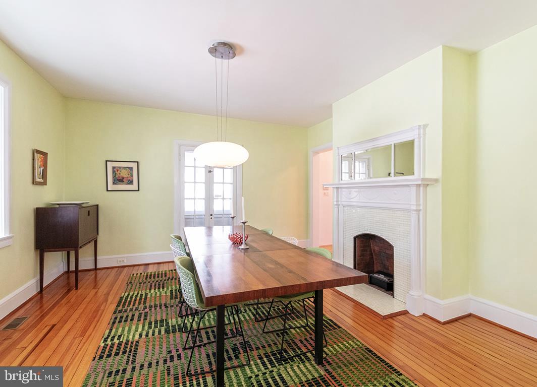 329 Hawthorn Road Baltimore, MD 21210 - Photo 4 of 53 Dining Room