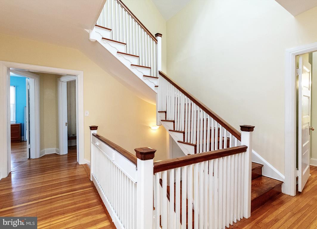 329 Hawthorn Road Baltimore, MD 21210 - Photo 39 of 53 Staircase