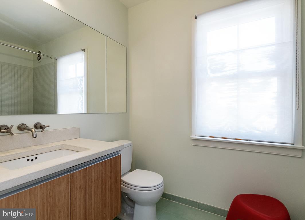 329 Hawthorn Road Baltimore, MD 21210 - Photo 43 of 53 Bathroom