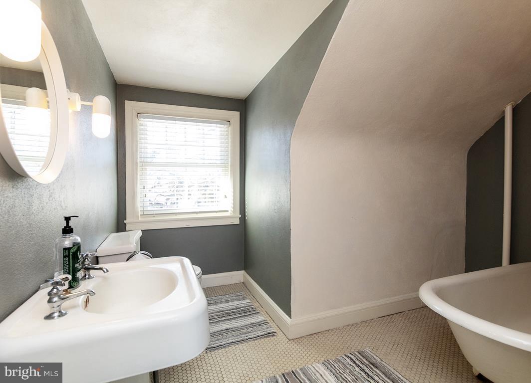 329 Hawthorn Road Baltimore, MD 21210 - Photo 44 of 53 Bathroom