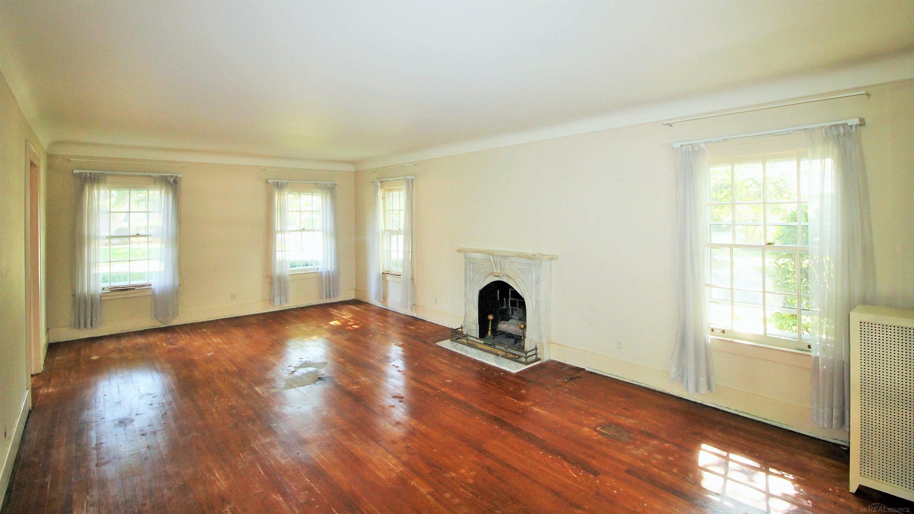 1105 Harvard Road Grosse Pointe, MI 48230 - Photo 11 of 73 50122904-10.JPG