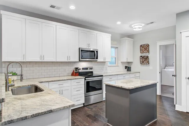 $715,000 | 6190 Buttonbush Drive, Ravenel, SC 29470