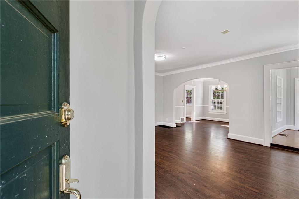 666 Yorkshire Road Northeast Atlanta, GA 30306 - Photo 3 of 30 Gallery Image 3