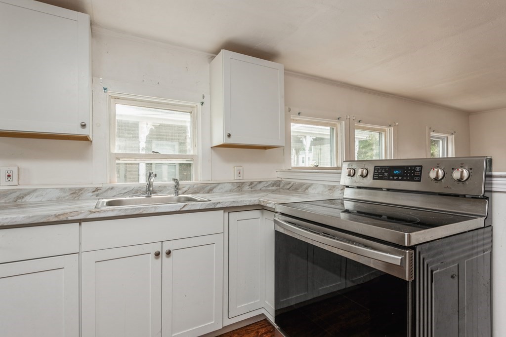 14 Holly Street Wareham, MA 02558 - Photo 2 of 35