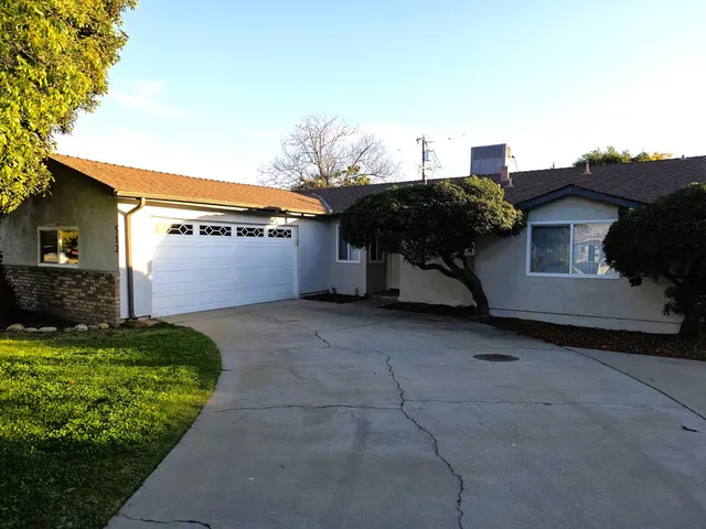 $2,295 | 512 San Jose Avenue, Clovis, CA 93612