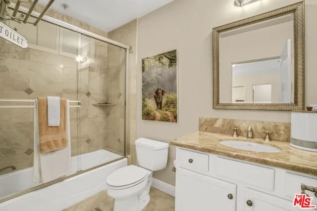 $15,995 | 11974 Mayfield Avenue, Unit 6, Los Angeles, CA 90049