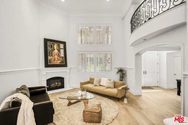 $15,995 | 11974 Mayfield Avenue, Unit 6, Los Angeles, CA 90049